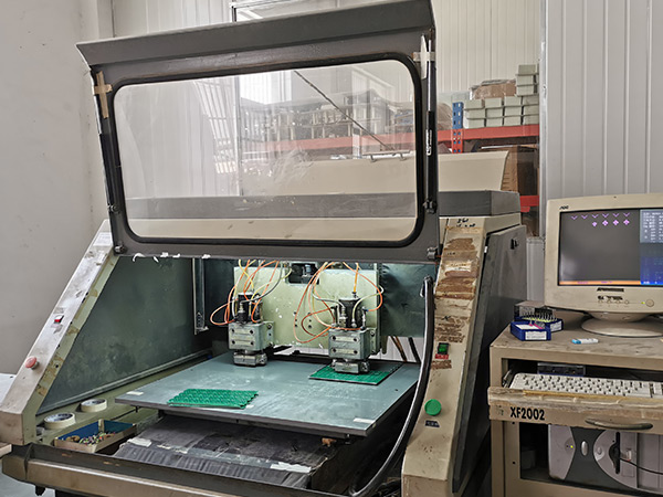 數(shù)控銑邊機